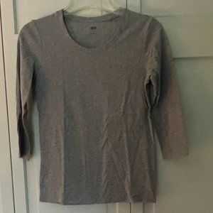 UNIQLO Grey Small Tee Shirt with 3/4 Sleeves